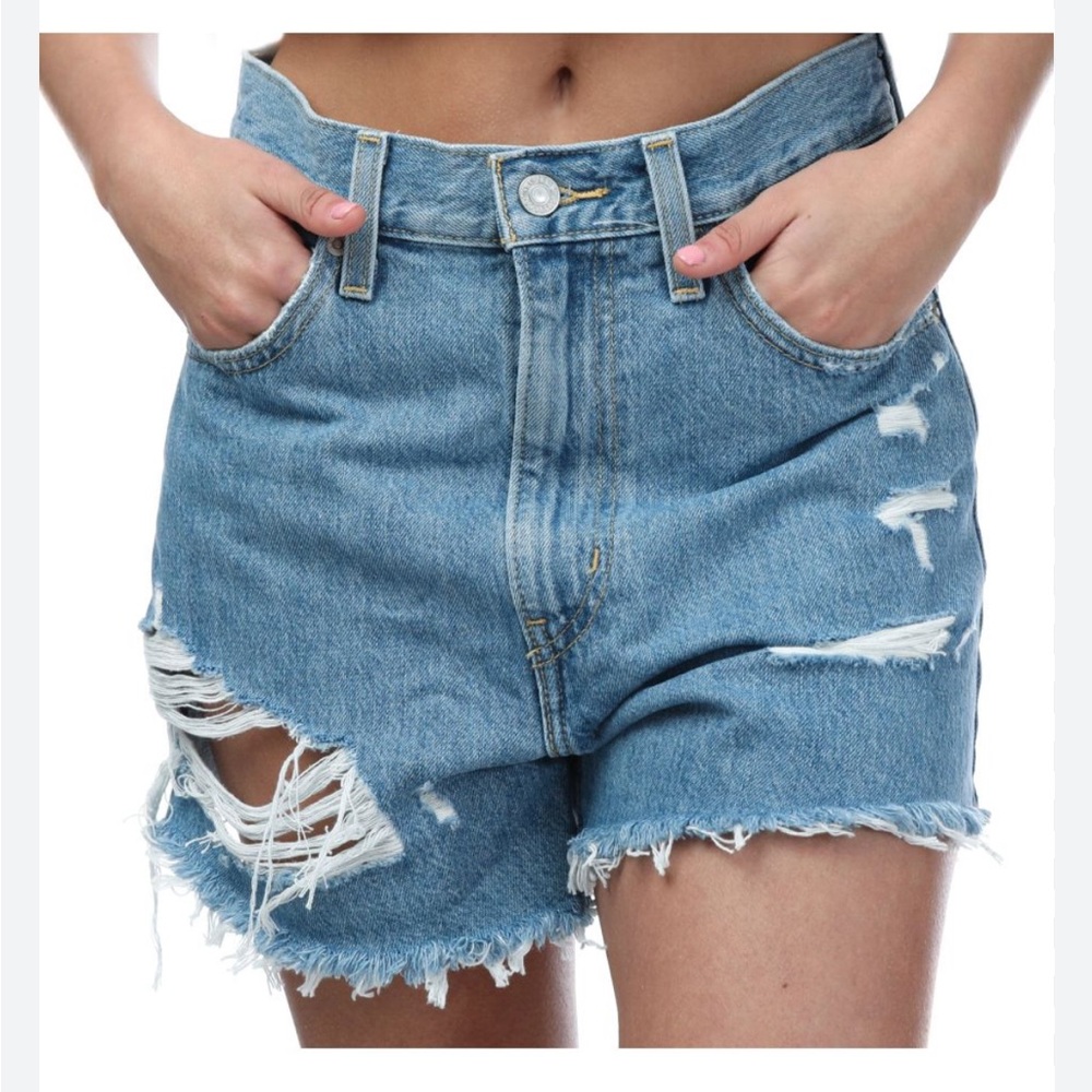 Levi's High Waisted Mom Distressed Denim Women's Shorts Jeans NEW 26 Raw Hem